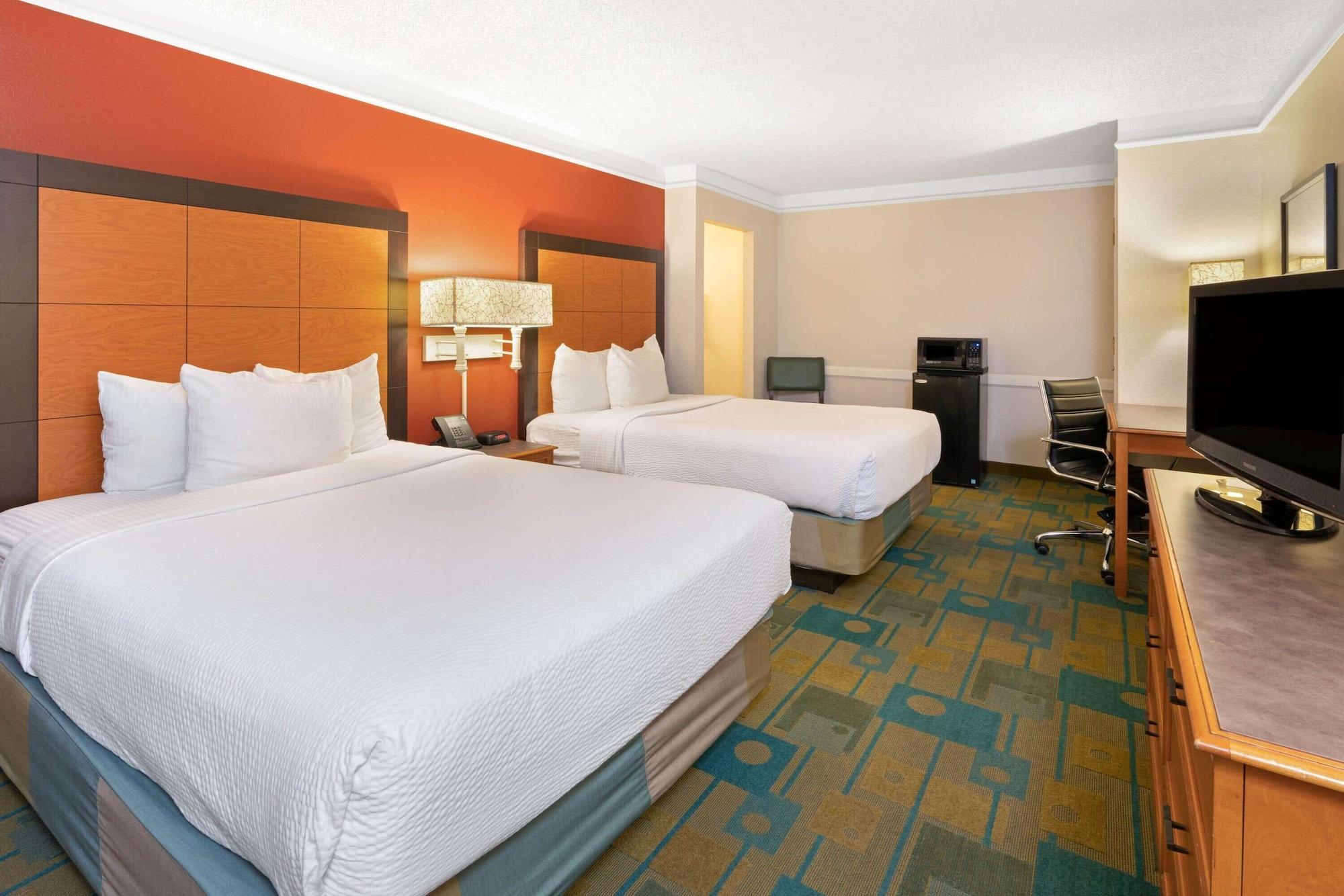La Quinta Inn By Wyndham Phoenix Sky Harbor Airport Tempe Bagian luar foto