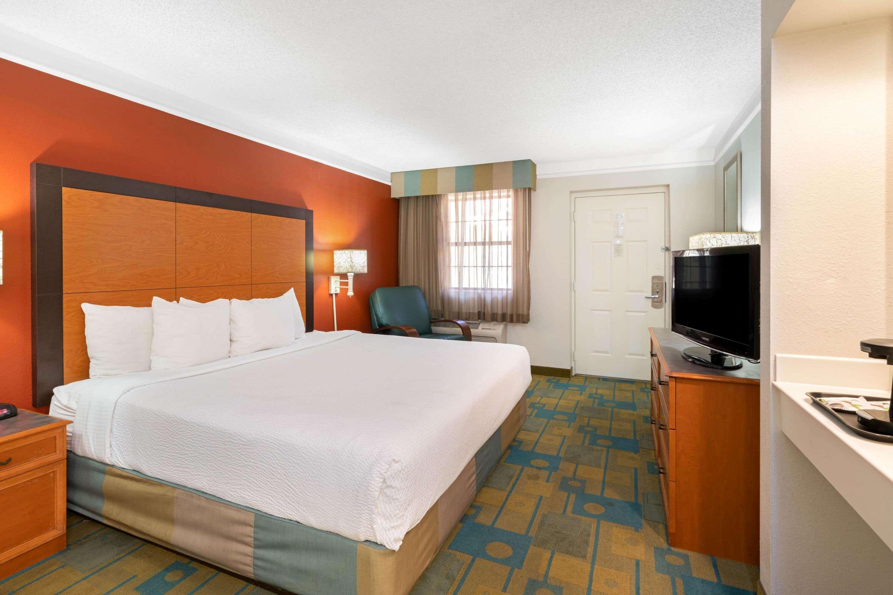 La Quinta Inn By Wyndham Phoenix Sky Harbor Airport Tempe Bagian luar foto