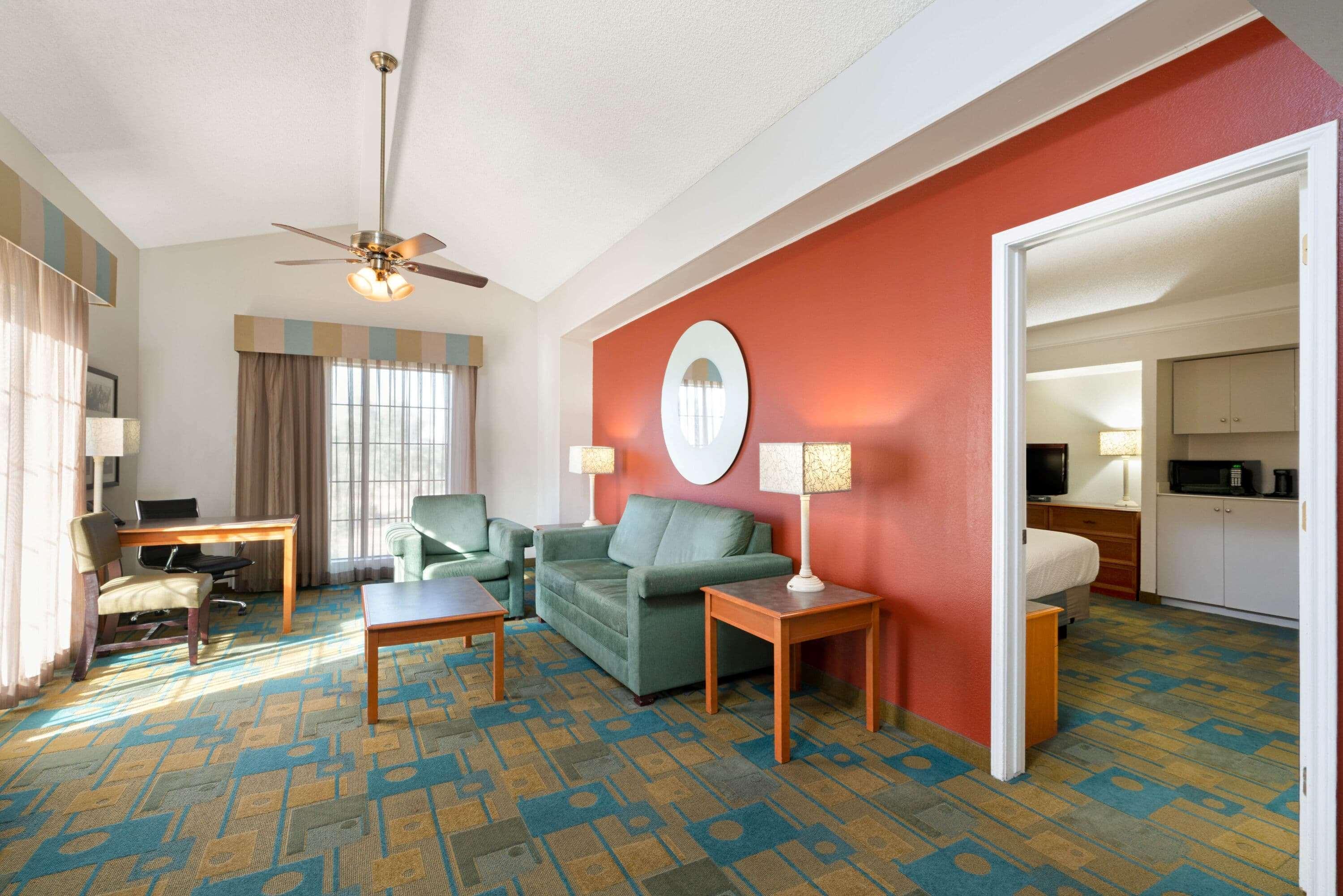 La Quinta Inn By Wyndham Phoenix Sky Harbor Airport Tempe Bagian luar foto