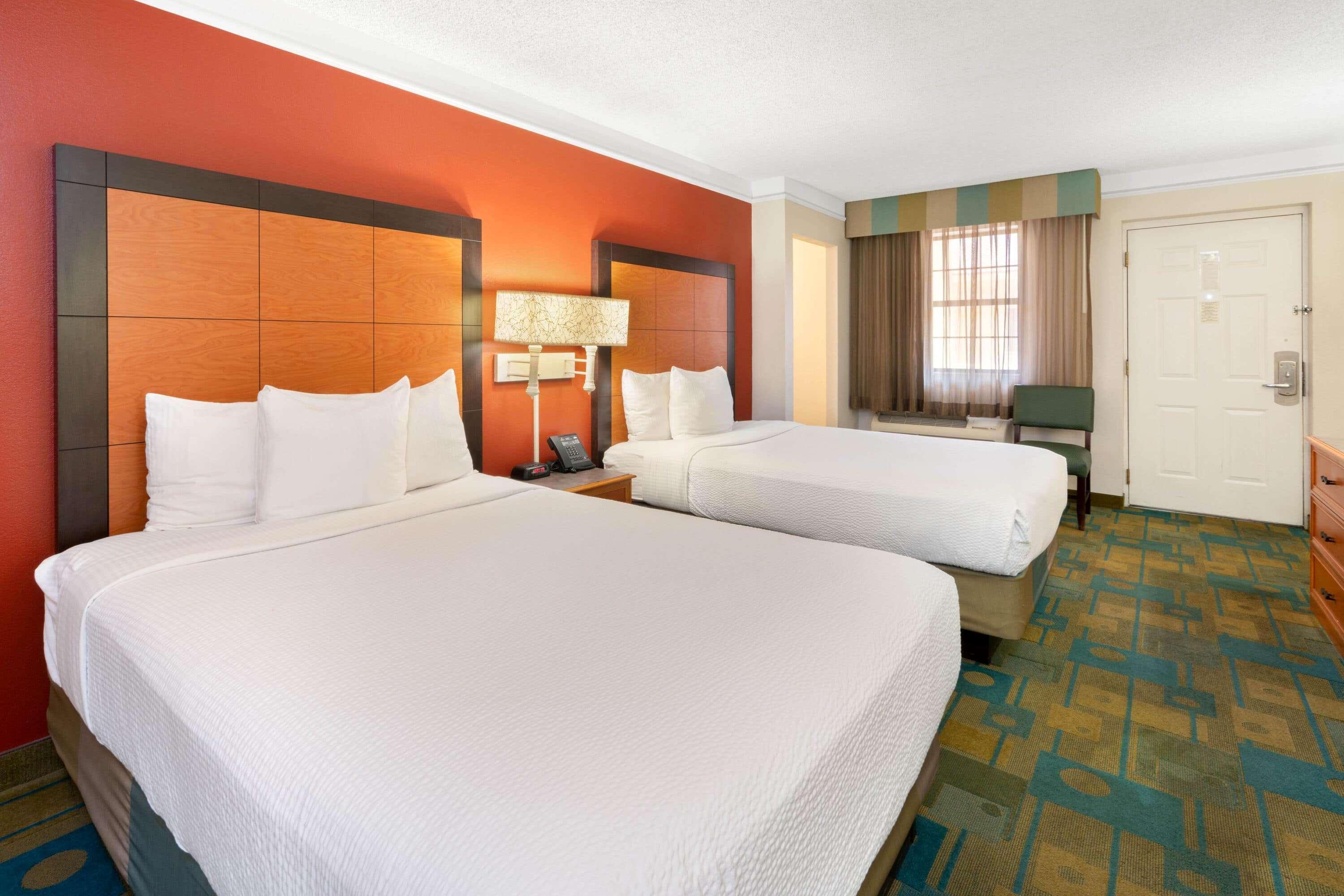 La Quinta Inn By Wyndham Phoenix Sky Harbor Airport Tempe Bagian luar foto