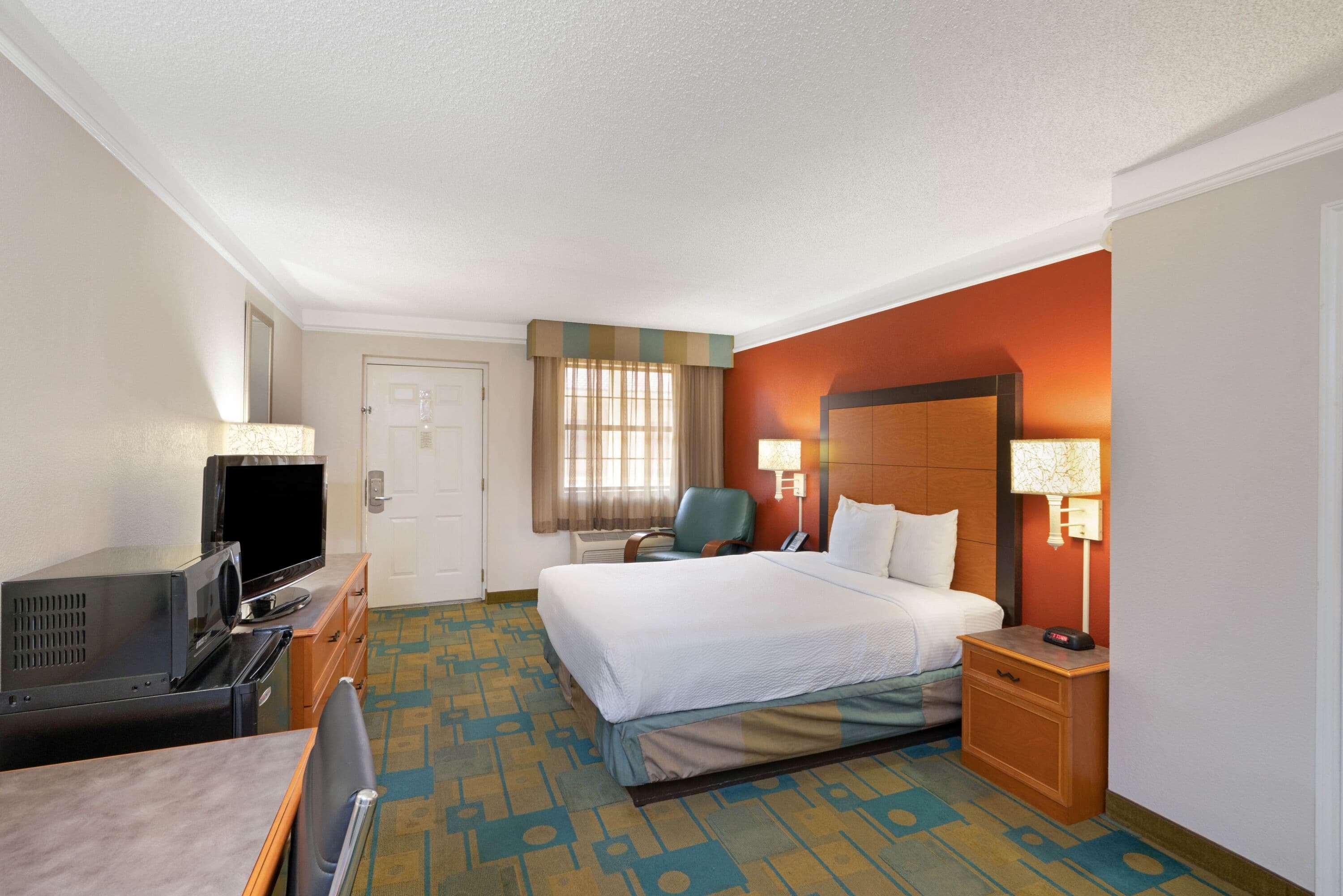 La Quinta Inn By Wyndham Phoenix Sky Harbor Airport Tempe Bagian luar foto