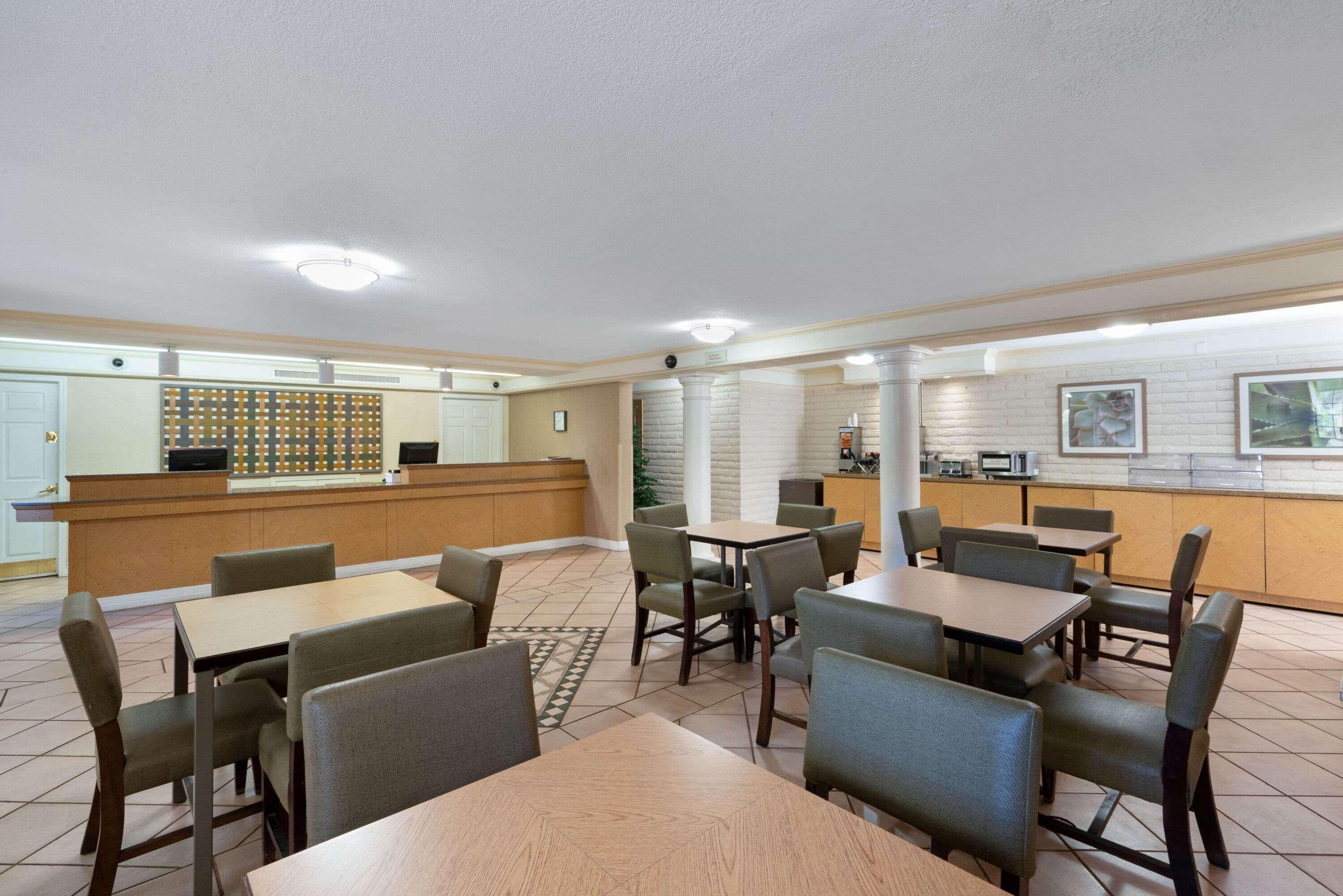 La Quinta Inn By Wyndham Phoenix Sky Harbor Airport Tempe Bagian luar foto