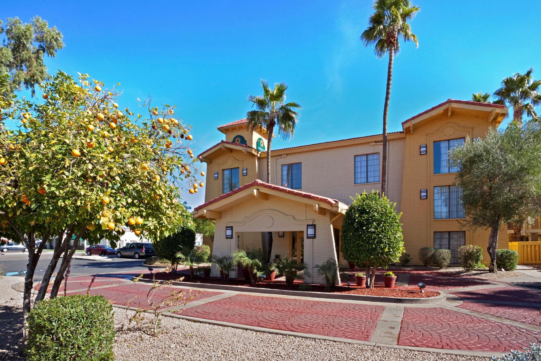 La Quinta Inn By Wyndham Phoenix Sky Harbor Airport Tempe Bagian luar foto