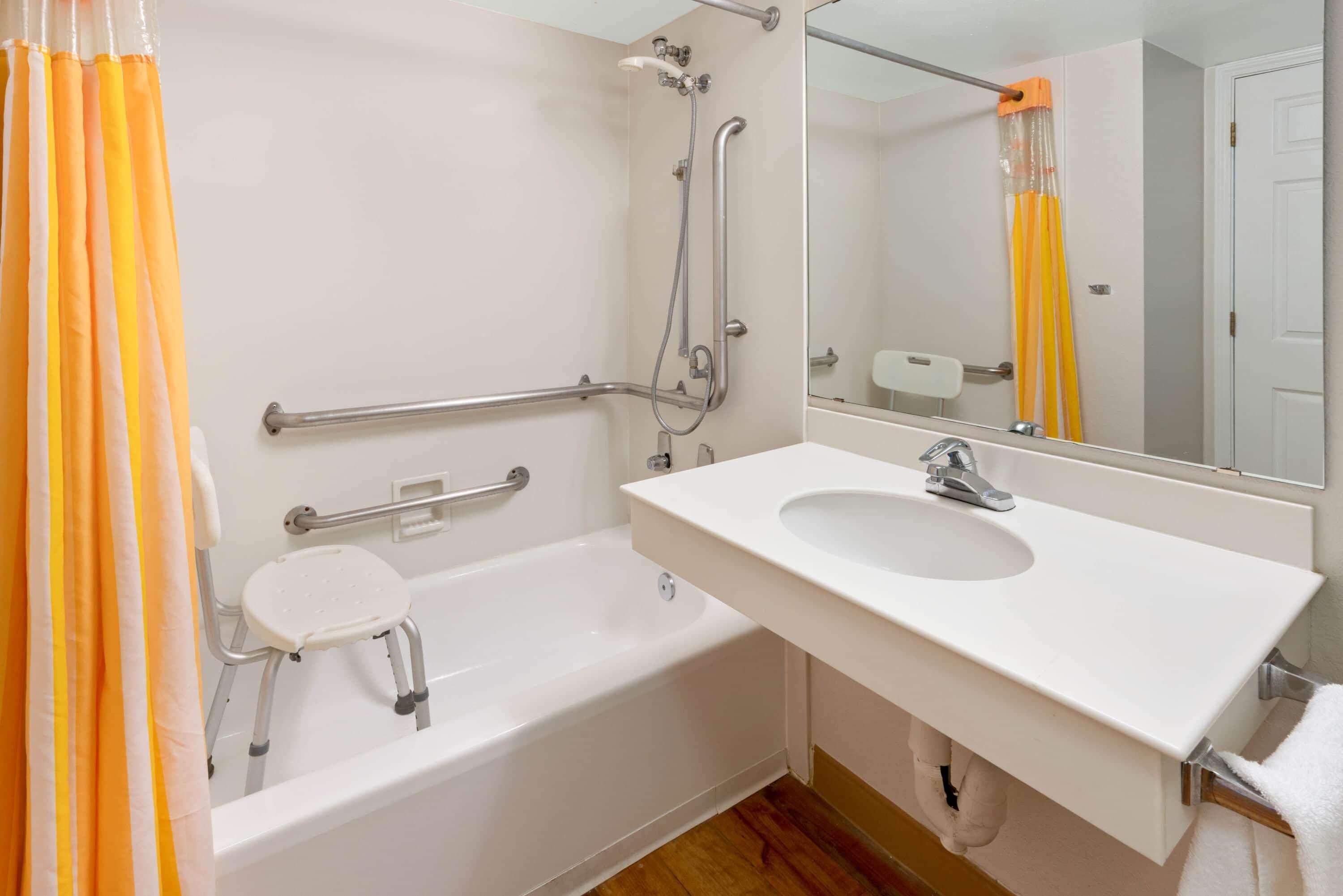 La Quinta Inn By Wyndham Phoenix Sky Harbor Airport Tempe Bagian luar foto