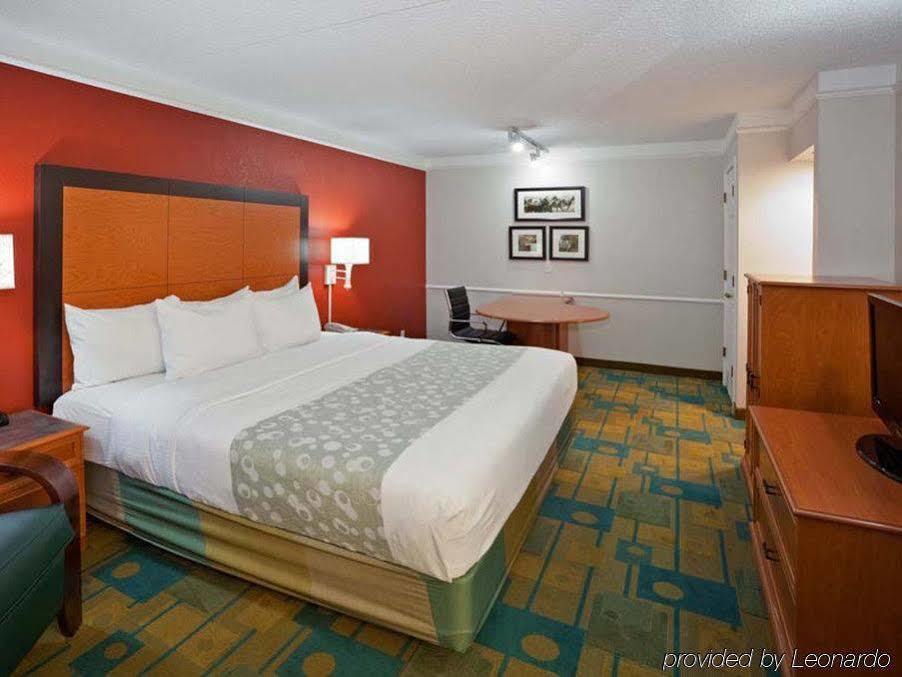 La Quinta Inn By Wyndham Phoenix Sky Harbor Airport Tempe Bagian luar foto