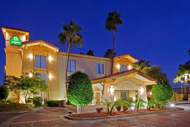 La Quinta Inn By Wyndham Phoenix Sky Harbor Airport Tempe Bagian luar foto
