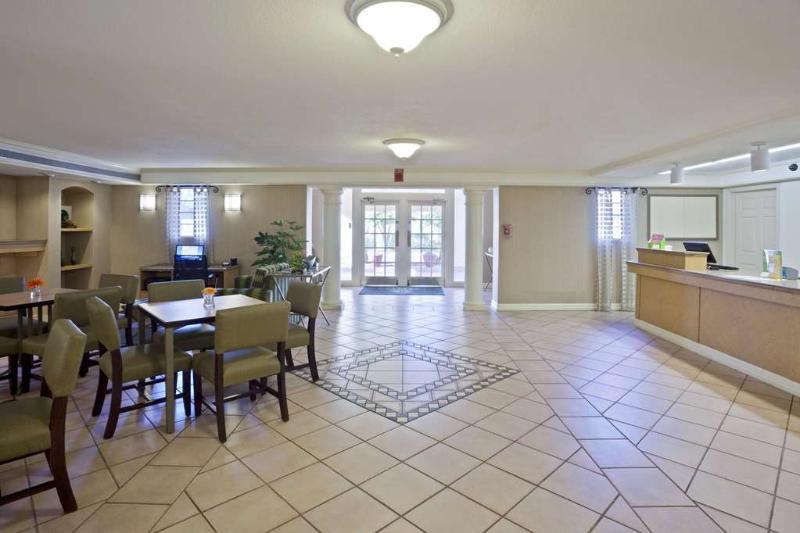 La Quinta Inn By Wyndham Phoenix Sky Harbor Airport Tempe Bagian luar foto