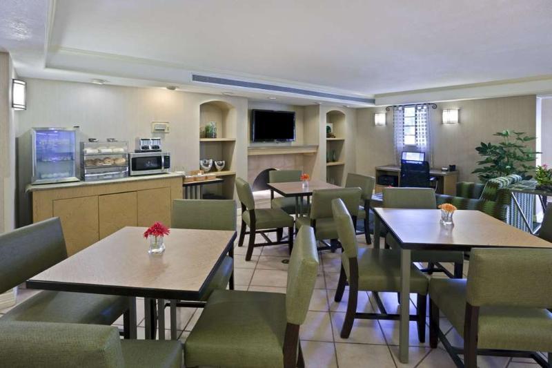 La Quinta Inn By Wyndham Phoenix Sky Harbor Airport Tempe Bagian luar foto
